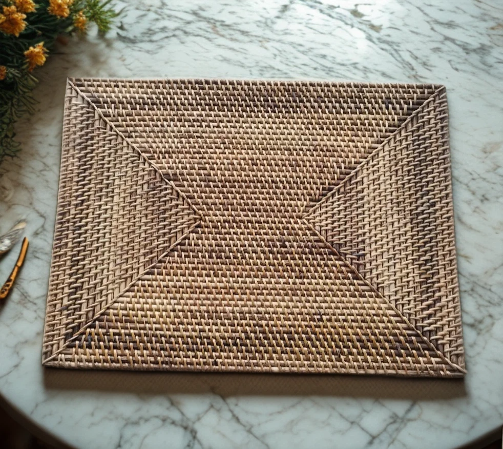 LOMBOK BORDSTABLETT Rotting