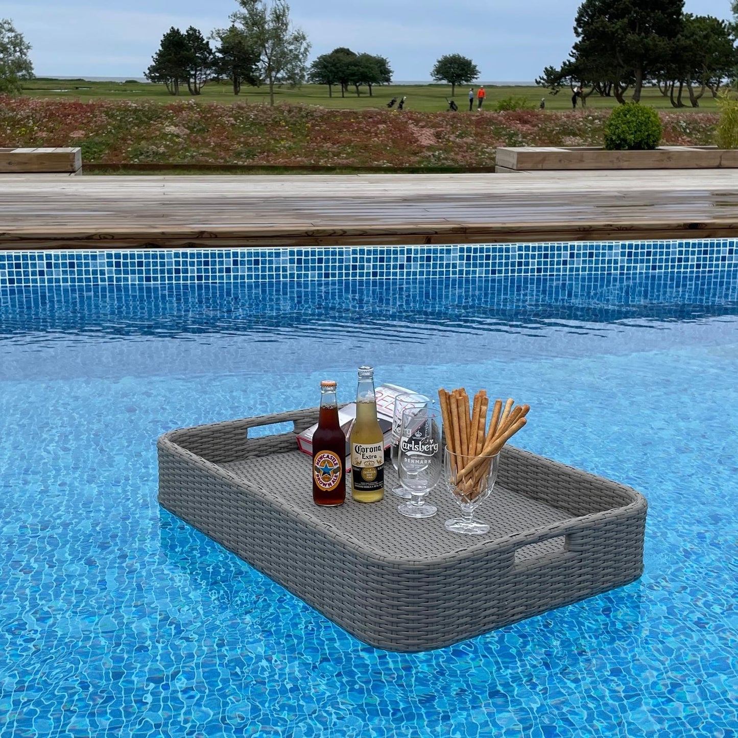 FLOATING POOL TRAY