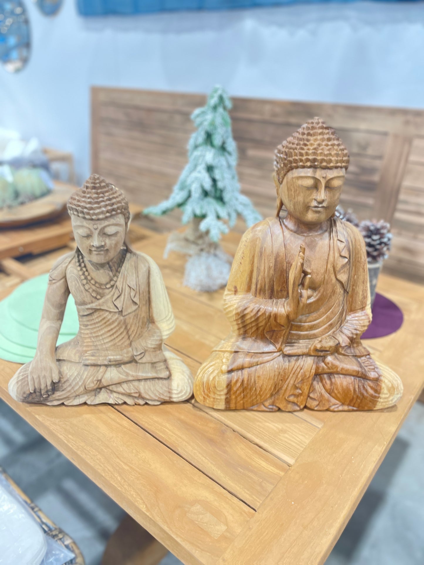 Mediterende Buddha i teak 40 cm / 23 cm
