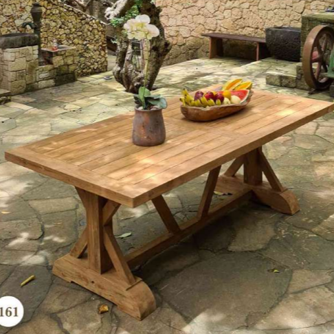 Spisebord med krydsben i genbrugt teaktræ – Indendørs og udendørs