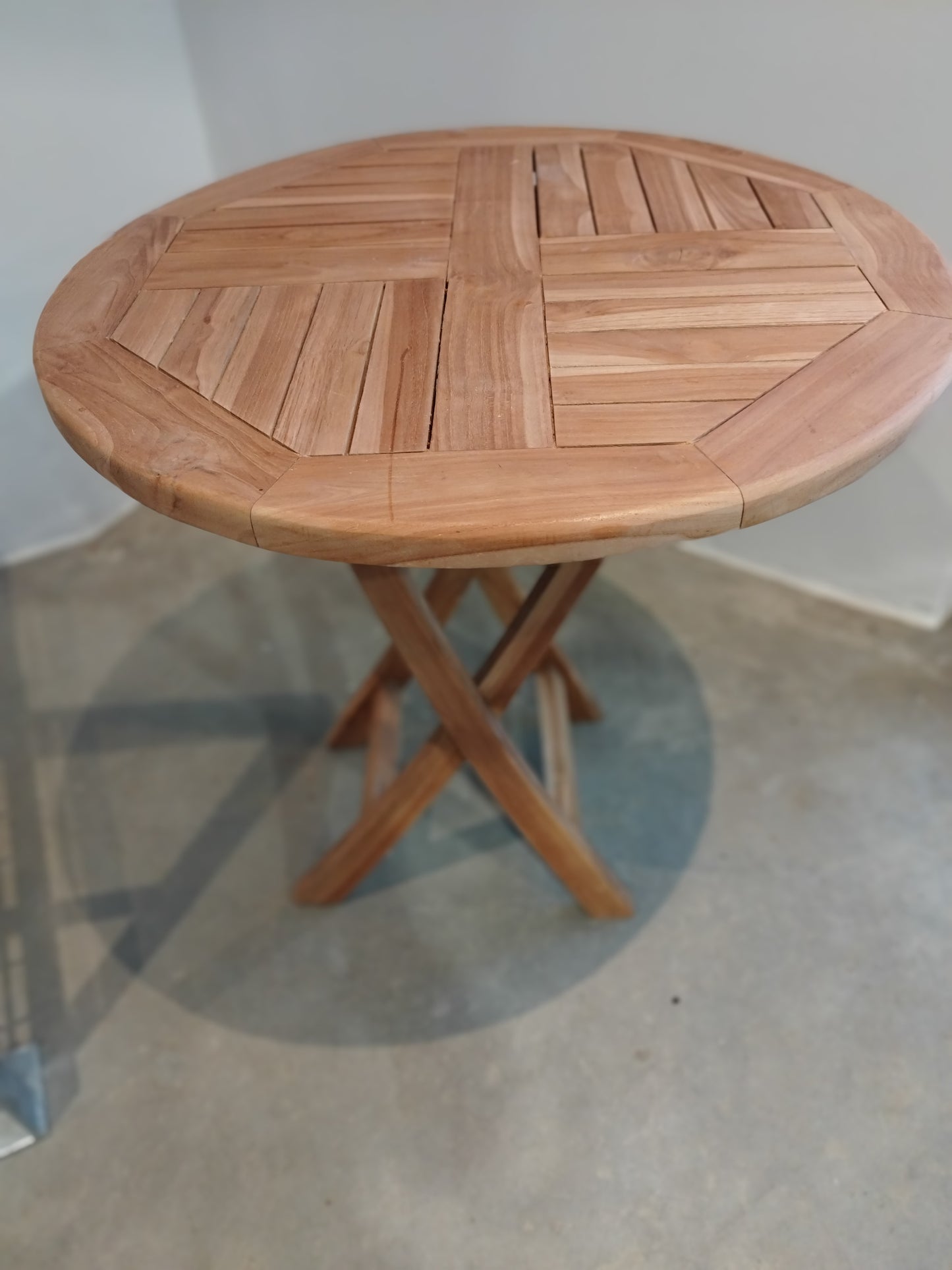 KUDOS Round Folding Table in Teak 70x75H