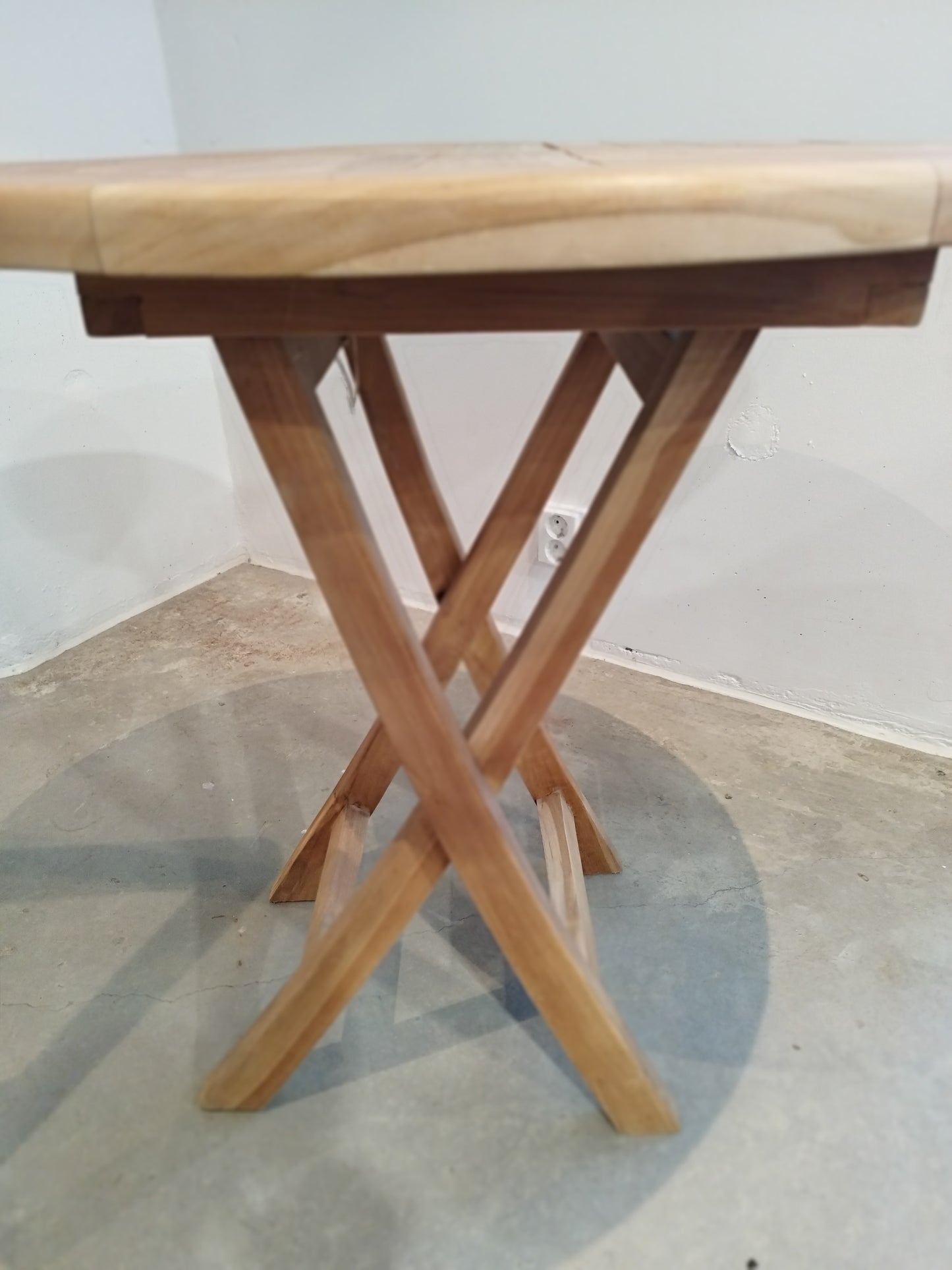 KUDOS Round Folding Table in Teak 70x75H