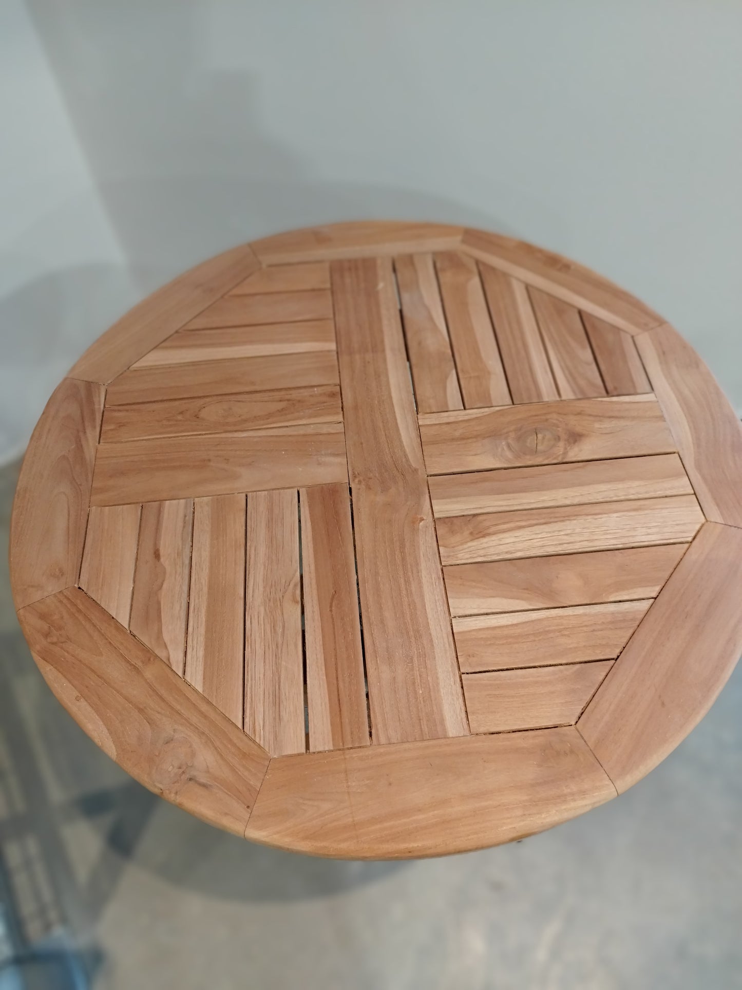 KUDOS Round Folding Table in Teak 70x75H