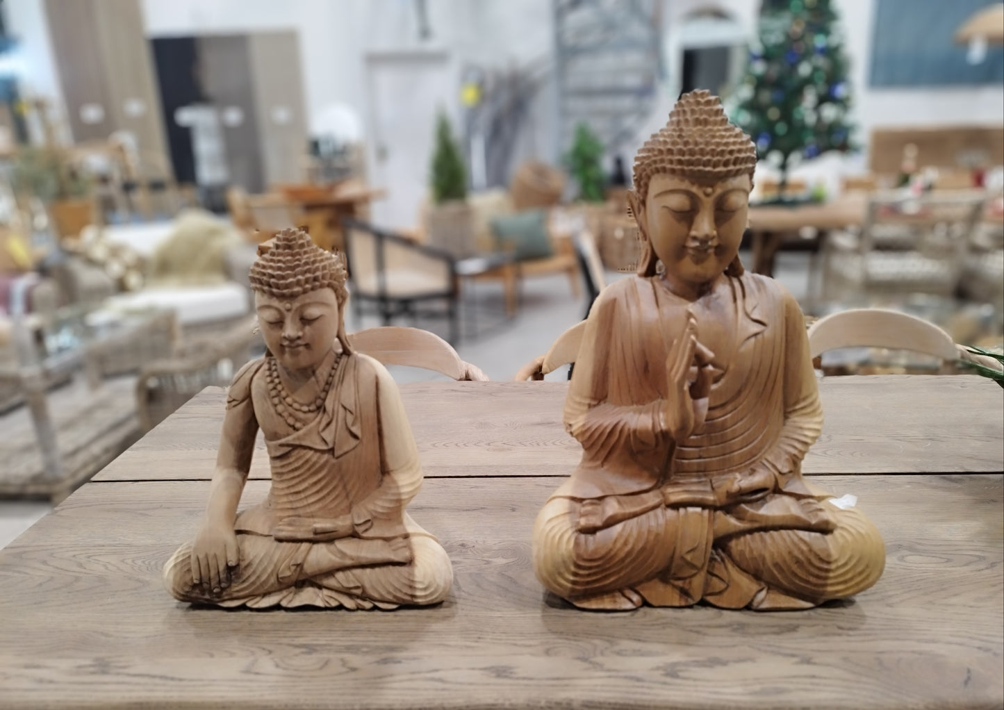 Mediterende Buddha i teak 40 cm / 23 cm