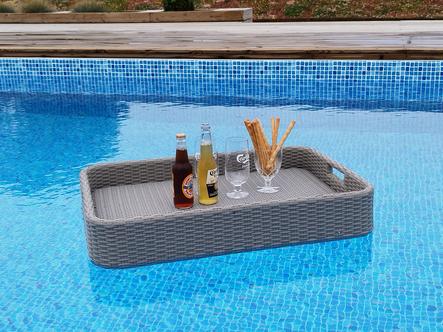 FLOATING POOL TRAY