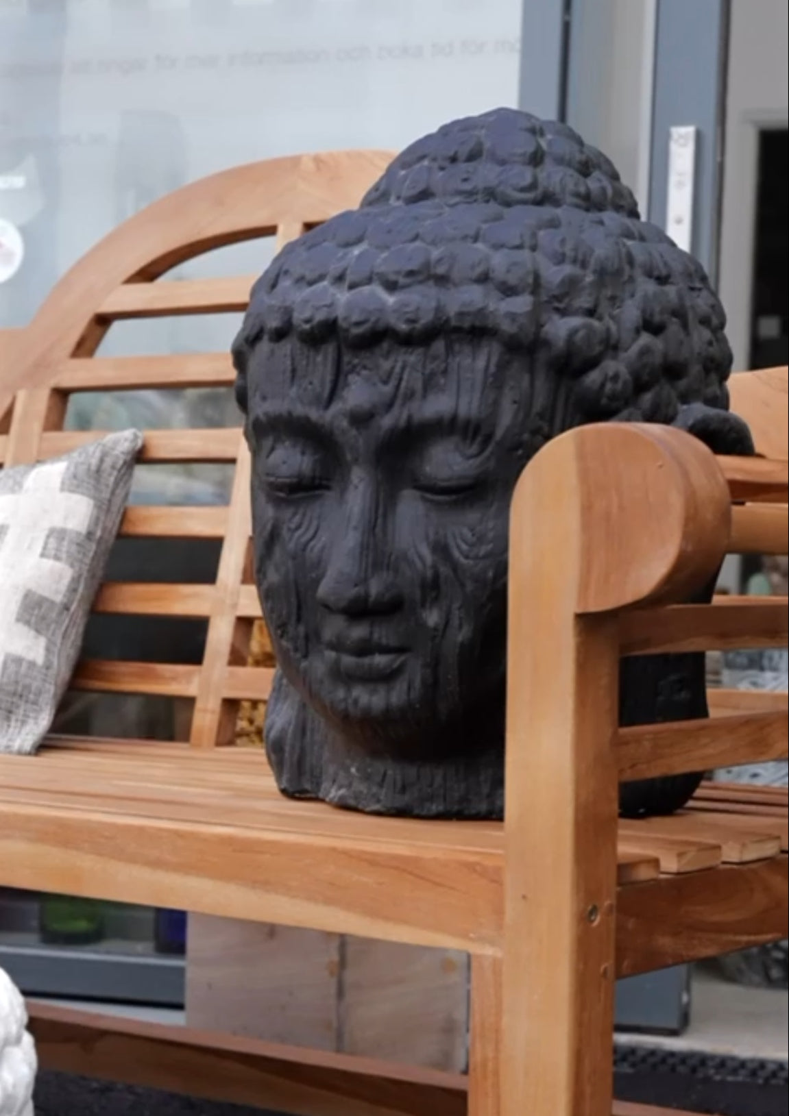 THE GREAT BUDDHA