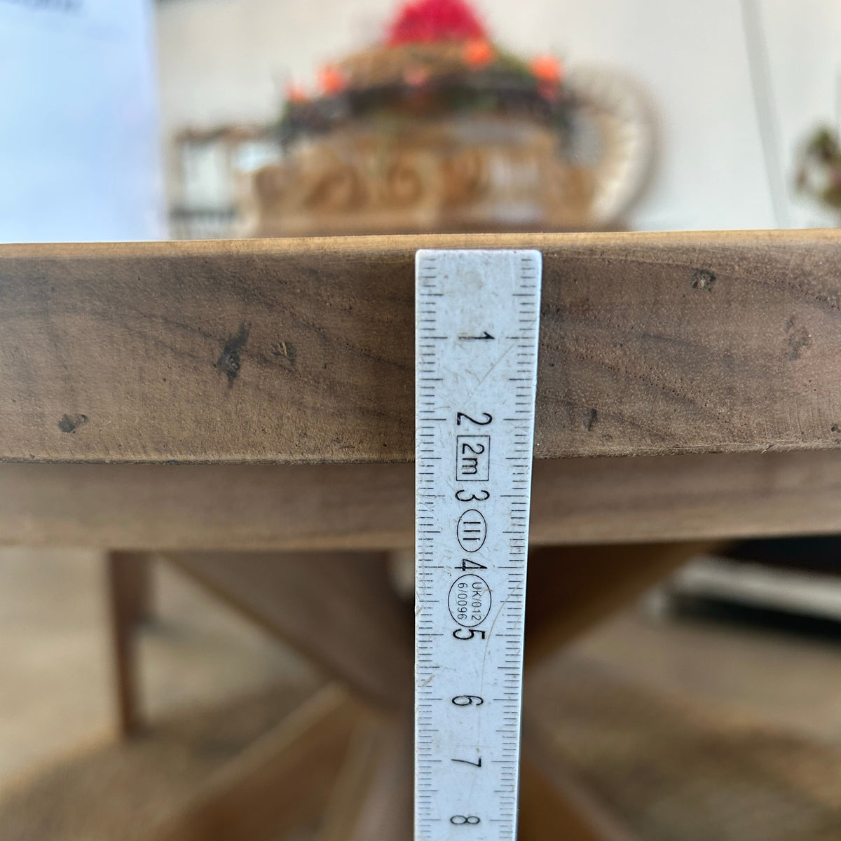 Matahari Runt Matbord i Massiv Teak 140 cm – Utomhusbord med Solmönstrad Bordsskiva