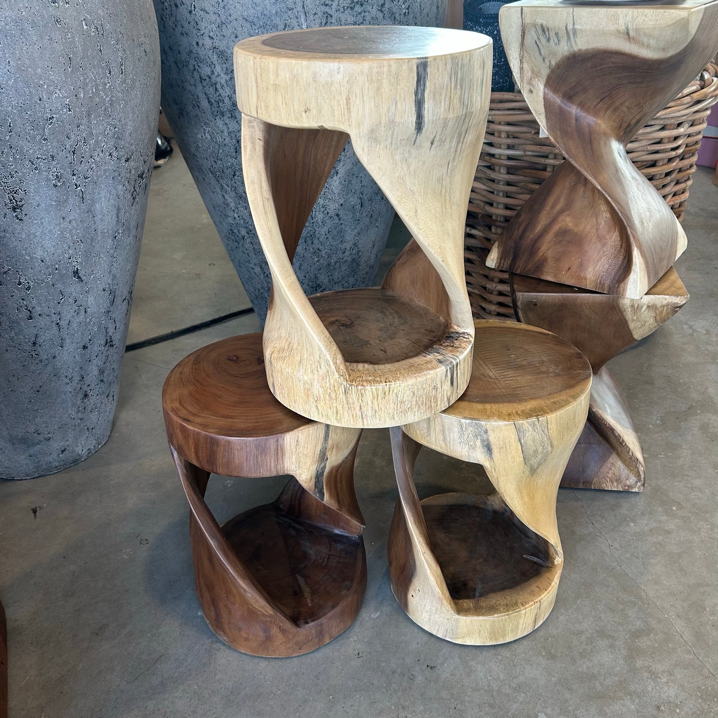 AGILA Piedestal / Sidebord / Taburet