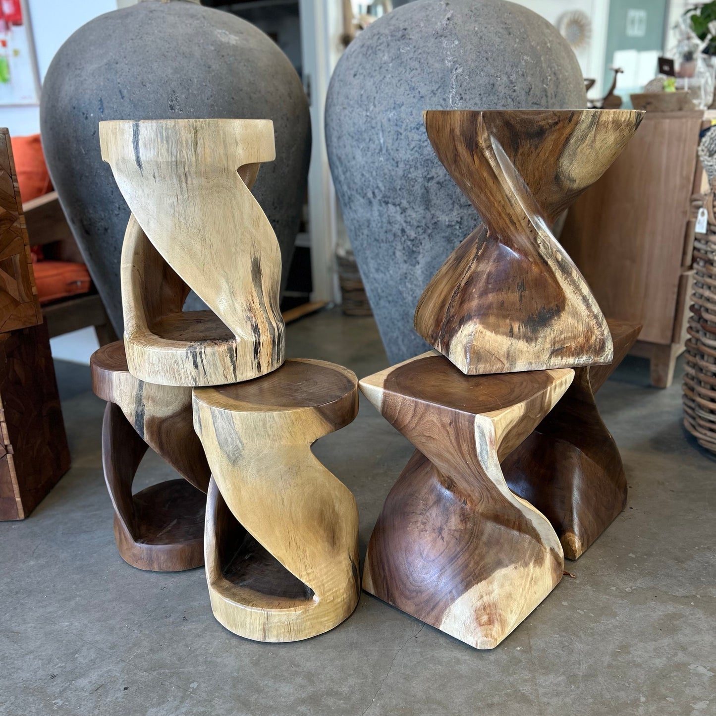 AGILA Piedestal / Sidebord / Taburet