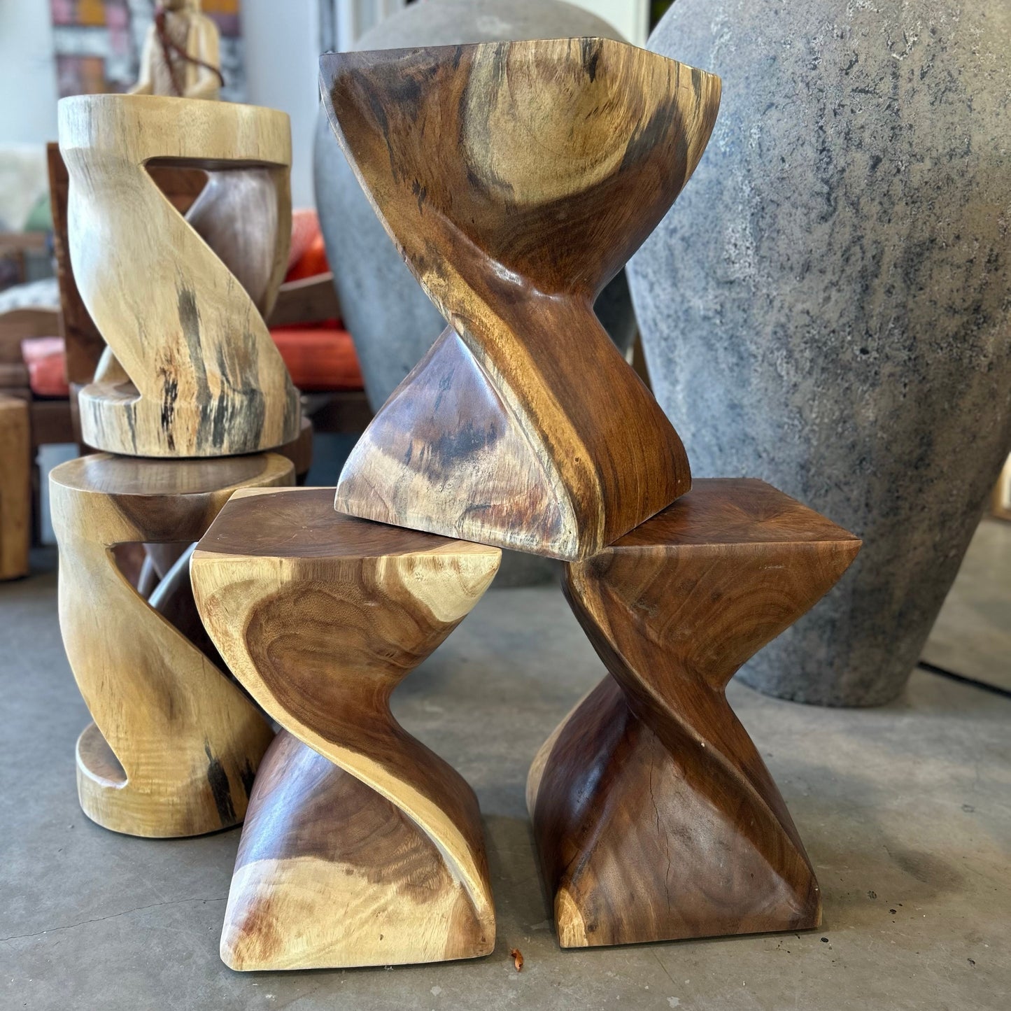AGILA Piedestal / Sidebord / Taburet