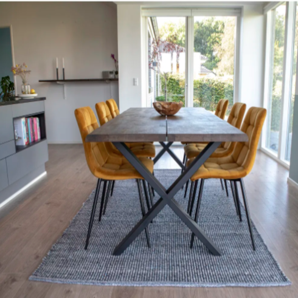 KURLAND Dining table in dark oiled oak