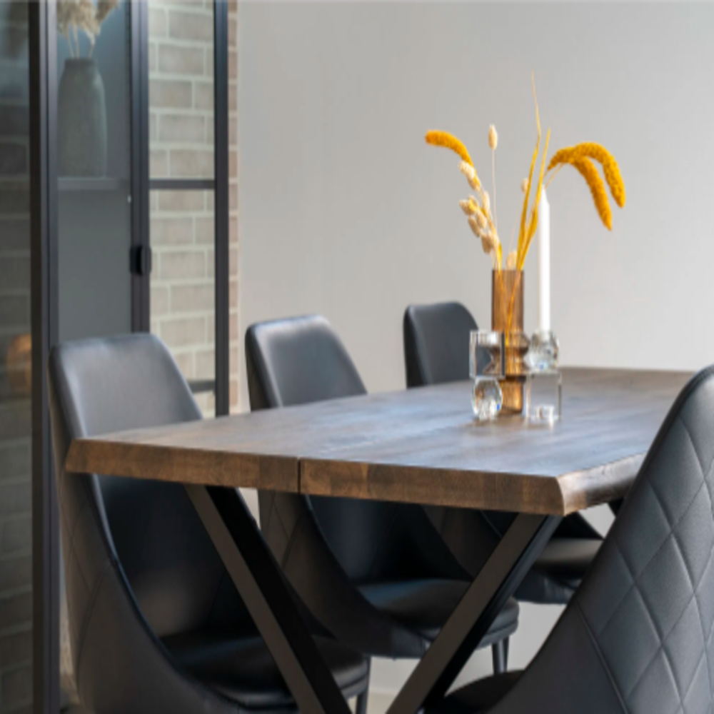 KURLAND Dining table in dark oiled oak