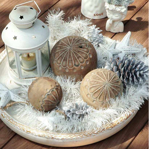 Dekorativa runda julkulor i teak