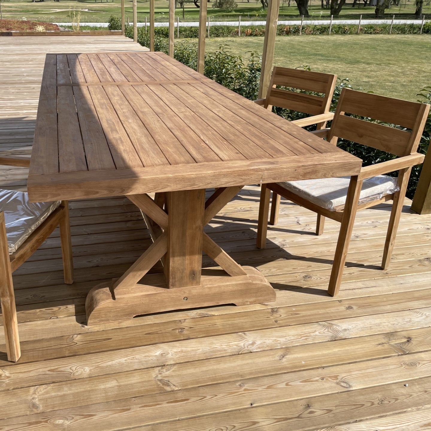 CROSS Leg Table
