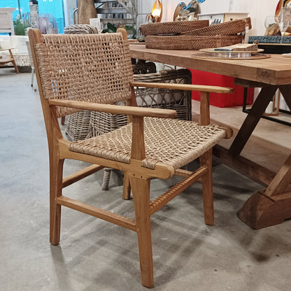 Damar Matstol med Armstöd - Teak & Rotting för Uteplatsen