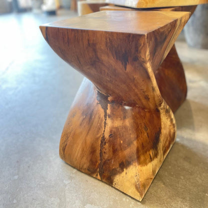 AGILA Piedestal / Sidebord / Taburet