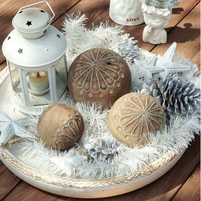 Dekorativa runda julkulor i teak