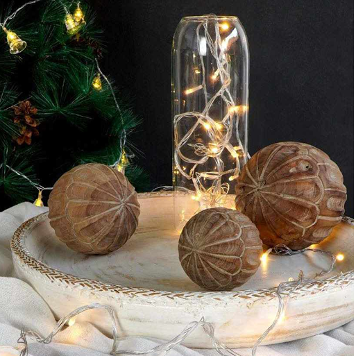 Dekorativa runda julkulor i teak