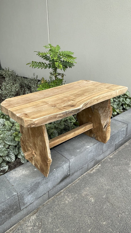 PRIMITIVE Bänk